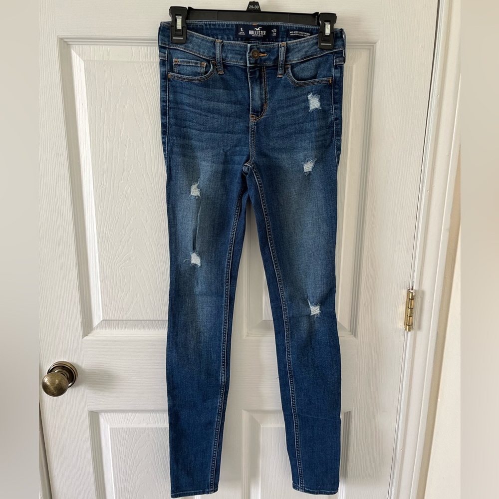Hollister Mid-Rise Super Skinny Distressed Jeans - W25 L32
